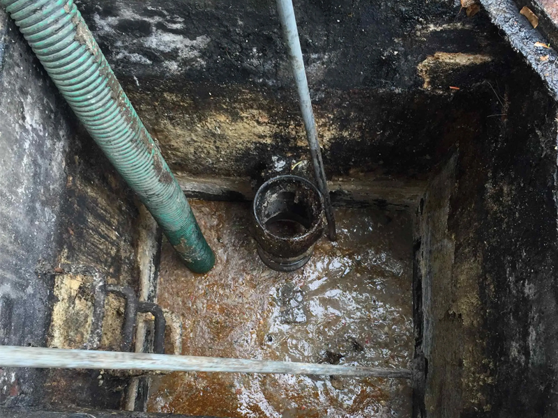 小卫街隔油池清理